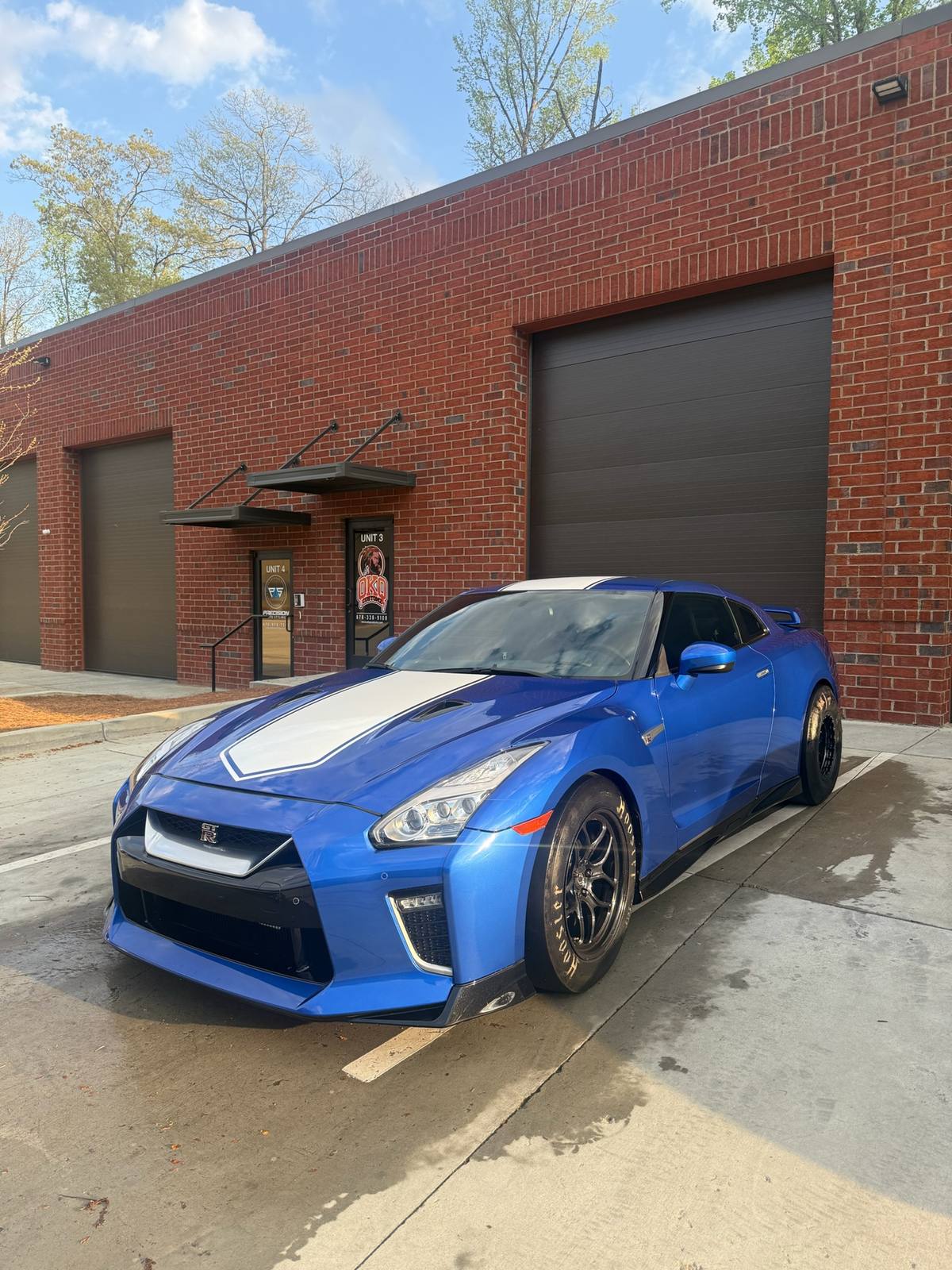 Nissan GT-R — Blue